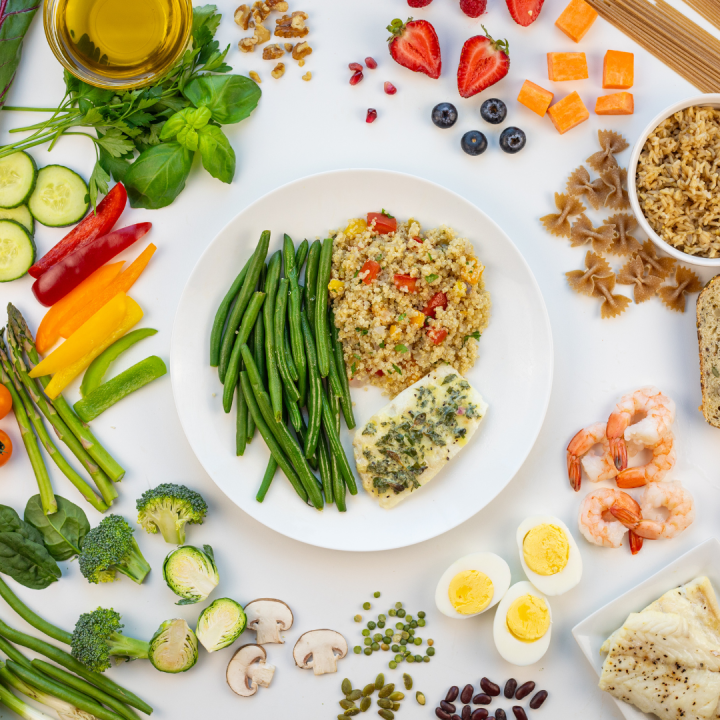 A plate of Mediterranean diet foods